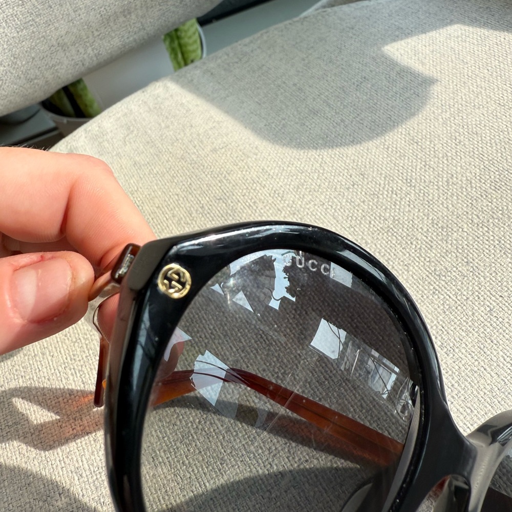 Gucci Black Oval Sunglasses - Picture 5 of 9